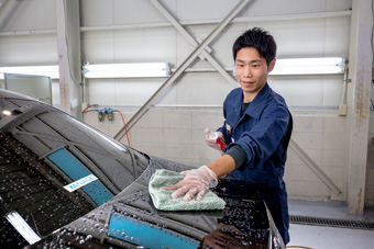 メンテナンス作業を行う専任スタッフ